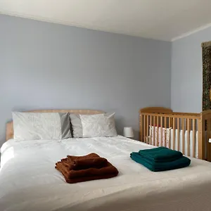 1-bed-flat-next-to-dlr-station-with-free-parking.cambridgehotelsuk.com/