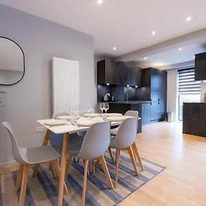 luxurious-apartments-hackney-near-train-station.cambridgehotelsuk.com/